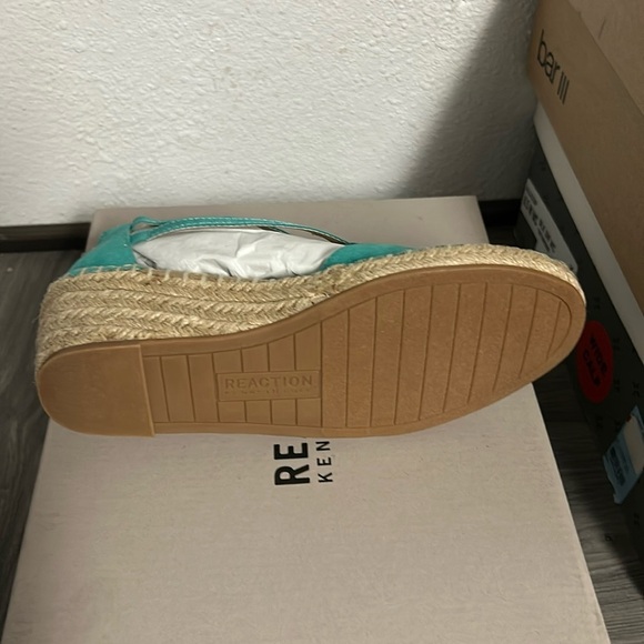 COPY - REACTION KENNETH COLE Womens Wedge Sandals In Turquoise - Picture 3 of 8